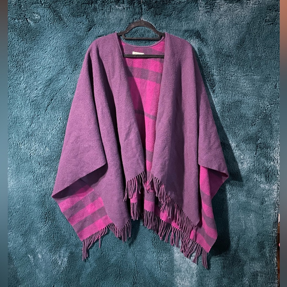 BURBERRY WRAP : PURPLE and PLUM CHECK REVERSIBLE CAPE WRAP
SHAWL w/ FRINGE TRIM